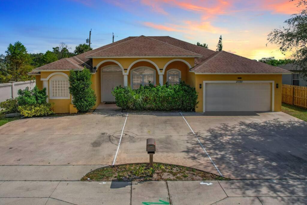 Discover Your Oasis: Tropical Haven In Central Psl Port St. Lucie エクステリア 写真